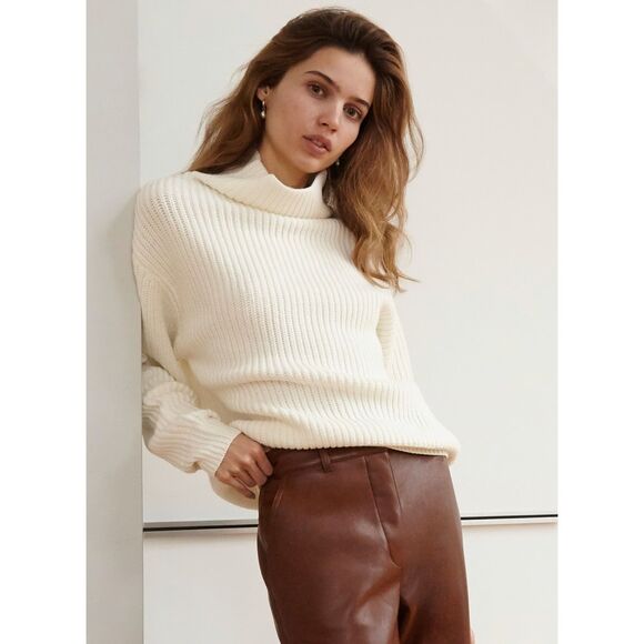 Aritzia Wilfred Montpellier Turtleneck Wool Sweater - Picture 2 of 13